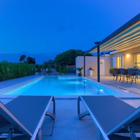 Holiday Home Elegant Vrh  Ngoại thất bức ảnh