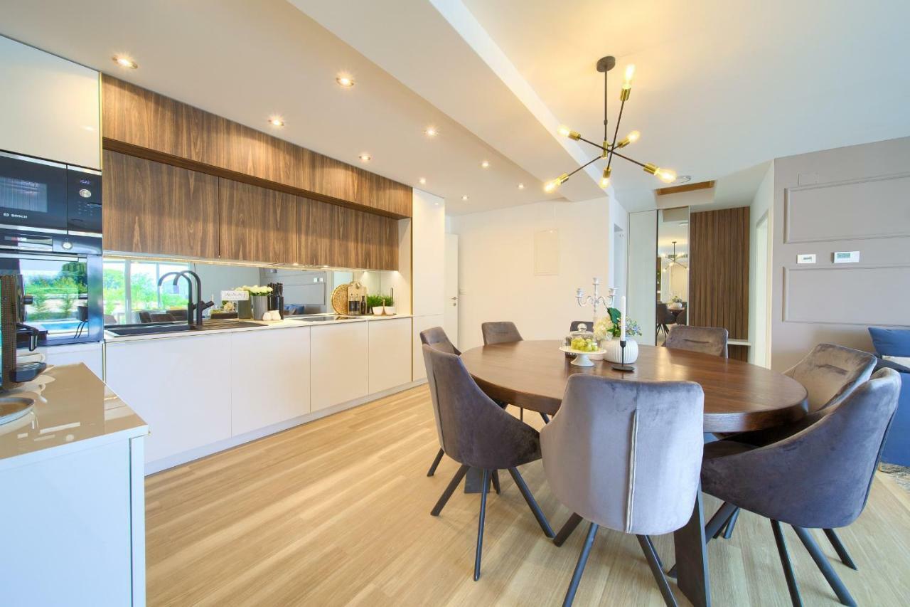 Holiday Home Elegant Vrh  Ngoại thất bức ảnh