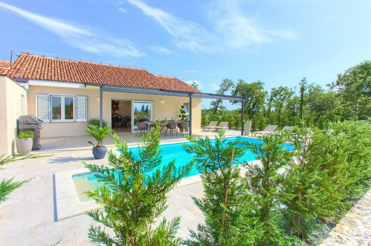 Holiday Home Elegant Vrh  Ngoại thất bức ảnh
