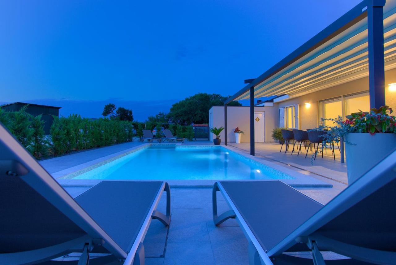 Holiday Home Elegant Vrh  Ngoại thất bức ảnh