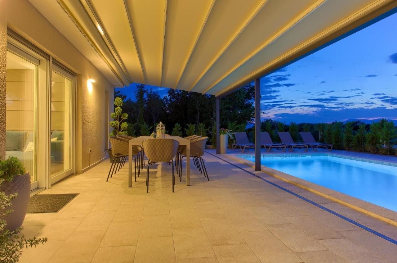 Holiday Home Elegant Vrh  Ngoại thất bức ảnh